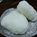一輝亭 - 「おにぎり」１５０円 デカイ！圧巻の大きさ！ﾗｰﾒﾝとの相性抜群！