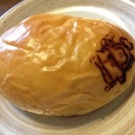 ペンギンクン - クリームパン（130円）