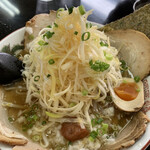 岡山らぁめん　麺屋照清 - 塩チャーシュー麺　ネギ追加