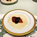 北京料理桂蘭 - 言わずと知れた北京料理の代表『北京ダック』です。このお店の北京ダックは上品な味わいが特徴です‼️