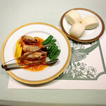 北京料理桂蘭 - 甘辛い有頭海老にクセのない蒸しパンがよく合います‼️