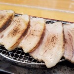 Hasuda Sabisueria Kudari Senresutoran - 炙り豚バラ肉。
