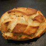 メゾン・カイザー・ショップ - りんごとシードルのパン