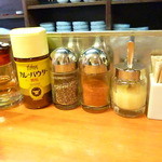 麺屋 高橋 - 卓上のスパイス