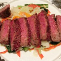 神戸牛511 - 和牛・窯焼ステーキセット(120g) 1500円 の黒毛和牛の備長炭焼き