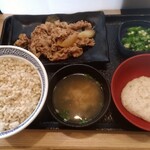YOSHINOYA - 牛皿麦とろ御膳　ご飯大盛　￥598