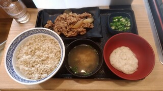 YOSHINOYA - 牛皿麦とろ御膳　ご飯大盛　￥598