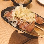 どすこい四文屋 - レバゴマ塩を食べる人たち