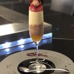 トシ・ヨロイヅカ 東京 - 