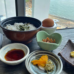 道の駅 みつ シーサイドレストラン 魚菜屋 - 写真に映ってないけど味噌汁付き