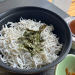 道の駅 みつ シーサイドレストラン 魚菜屋 - シラスが割と大きく､肴感があるね♪