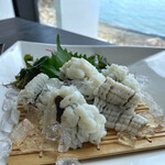 道の駅 みつ シーサイドレストラン 魚菜屋 - 梅ダレか酢味噌でいただきます