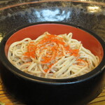 Azuma - 蕎麦に七味をパラパラ