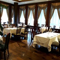 シェ・イノ - クラシカルな良さがある素敵な店内