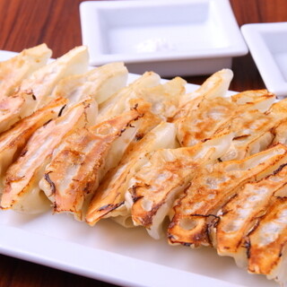 Garlic-free◎Grilled Gyoza / Dumpling with plenty of ingredients wrapped in special skin