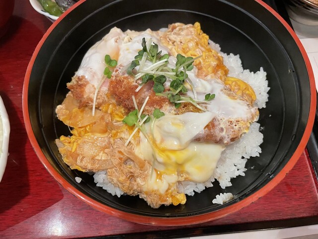 カツ丼とミックスフライ』by Hanhoo : かつ波奈 館山店 - 館山