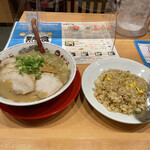 天下一品 - こってりラーメントントロチャーシュートッピング+半チャーハン