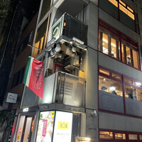 愚直に - こちらのビル。表通り沿いだけど入り口ちょっとわかりづらい笑