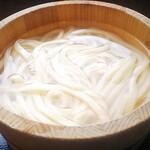 Marugame Seimen - 釜揚げうどん並290円 かしわ天150円