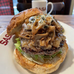 GRILL BURGER CLUB SASA - "限定10食" 【9月のMonthly Burger】  『舞茸とレンコングリルのゴルゴンバルサミコBurger¥1150』 ※平日ランチは、ソフトドリンク付