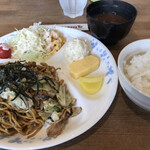 シーズン - 焼きそば定食