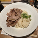 ひだりうま - 綺麗に揃った麺線が色っぽい