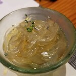 鮨匠 のむら - (01)ところてん(のむらオリジナル)
      自家製ポン酢を付けて頂きます
      冷たくて喉越し良く、暑気払いにぴったり