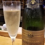 鮨匠 のむら - お酒①ジョセフ・デプロワ(シャンパーニュ、フランス)
      葡萄品種:ピノノワール80%、シャルドネ20%