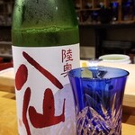 鮨匠 のむら - お酒③陸奥　八仙　赤ラベル　特別純米　火入(青森)
      米品種:青森県産米(華吹雪&まっしぐら)、精米歩合55%
