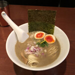 酒肴場 屯 - 濃厚煮干し中華そば　¥900