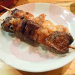 やきとんひなた - チレ（手前）、とろ