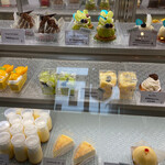 パティスリー サンクトロワ - マンゴーですか。マスカットですか。この店、好きになりました❣️