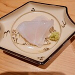 鮨 龍次郎 - お造りは三重県のクエ、塩とわさび