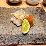 鮨 龍次郎 - 愛媛県の白甘鯛松かさ焼き、紅葉おろし