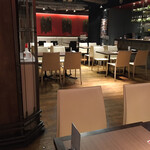 カンボジア料理とアジアンキッチン ニャムバーイ - 内観