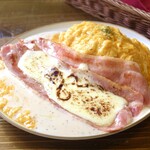 Carbonara Omelette Rice (broiled bacon cheese)