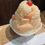 Sambikinokobuta - 桃のかき氷　700円