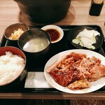 Mizushichirin Sumibiyakiniku Kitahamanikuya - ミックス定食 1000円