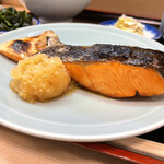 季節料理 魚竹 - 分厚くて脂ののりが丁度良い銀鮭