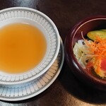 ステーキハウス 武蔵野 - スープとサラダ