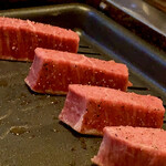 焼肉たまき - 焼きます