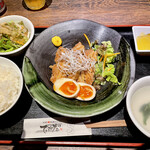 Ryuukyuu Ume Shu Dainingu Thi Da - ラフテー丼920円