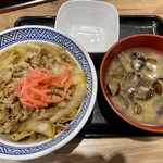 Yoshinoya - 頭の大盛り　しじみ汁