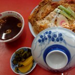 黒恵屋食堂 - カツ丼550円。カツは揚げたてアツアツでやや甘めの味付け。値段に対しての満足度は抜群！コチラの人気メニューの1つと思われます。