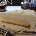 山手ローズテラス - 2層のチーズケーキ