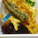 Marugame Seimen - ２種天うどん弁当