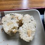 丸池製麺所 - 今日は限定のアサリ入り釜めしにぎり