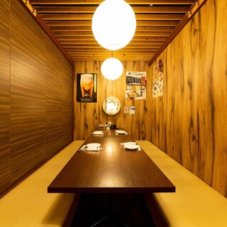 ２名様～１００名様まで個室にご案内