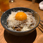 焼肉ホルモン 新井屋 - チーズそぼろ丼