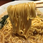 ラーメン 魁力屋 - 麵リフト